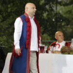 02.09.2017 Kielce. "Wesele" Stanisława Wyspiańskiego w ogrodach Radia Kielce. W spektaklu zagrali dziennikarze Radia Kielce i TVP 3 Kielce. Rafał Szymczyk / Jarosław Kubalski  /  Radio Kielce / "Wesele" Stanisława Wyspiańskiego w ogrodach Radia Kielce.