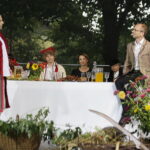 02.09.2017 Kielce. "Wesele" Stanisława Wyspiańskiego w ogrodach Radia Kielce. W spektaklu zagrali dziennikarze Radia Kielce i TVP 3 Kielce. Rafał Szymczyk i Bartłomiej Zapała / Jarosław Kubalski  /  Radio Kielce / "Wesele" Stanisława Wyspiańskiego w ogrodach Radia Kielce.