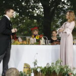 02.09.2017 Kielce. "Wesele" Stanisława Wyspiańskiego w ogrodach Radia Kielce. W spektaklu zagrali dziennikarze Radia Kielce i TVP 3 Kielce. Stanisław Blinstrub i Marlena Płaska / Jarosław Kubalski  /  Radio Kielce / "Wesele" Stanisława Wyspiańskiego w ogrodach Radia Kielce.