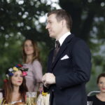 02.09.2017 Kielce. "Wesele" Stanisława Wyspiańskiego w ogrodach Radia Kielce. W spektaklu zagrali dziennikarze Radia Kielce i TVP 3 Kielce. Stanisław Blinstrub / Jarosław Kubalski  /  Radio Kielce / "Wesele" Stanisława Wyspiańskiego w ogrodach Radia Kielce.