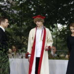 02.09.2017 Kielce. "Wesele" Stanisława Wyspiańskiego w ogrodach Radia Kielce. W spektaklu zagrali dziennikarze Radia Kielce i TVP 3 Kielce. 02.09.2017 Kielce. "Wesele" Stanisława Wyspiańskiego w ogrodach Radia Kielce. W spektaklu zagrali dziennikarze Radia Kielce i TVP 3 Kielce. Stanisław Blinstrub, Marcin Różyc i Aleksandra Gronek - Piotrowska / Jarosław Kubalski  /  Radio Kielce / "Wesele" Stanisława Wyspiańskiego w ogrodach Radia Kielce.