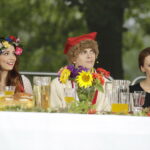 02.09.2017 Kielce. "Wesele" Stanisława Wyspiańskiego w ogrodach Radia Kielce. W spektaklu zagrali dziennikarze Radia Kielce i TVP 3 Kielce.  Monika Miller, Marcin Różyc i Aleksandra Gronek - Piotrowska / Jarosław Kubalski  /  Radio Kielce / "Wesele" Stanisława Wyspiańskiego w ogrodach Radia Kielce.