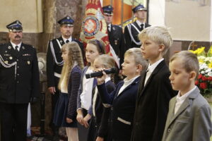 03.09.2017 Polichno. Uroczystości w hołdzie lotnikom - wychowankom i instruktorom szkoły szybowcowej w Polichnie poległym na frontach II wojny światowej. / Jarosław Kubalski / Radio Kielce / Polichno. Uroczystości w hołdzie poległym lotnikom