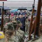 05.09.2017 Kielce. Międzynarodowy Salon Przemysłu Obronnego.  Minister obrony Antoni Macierewicz podczas apelu klas mundurowych / Jarosław Kubalski  /  Radio Kielce / Kielce. Międzynarodowy Salon Przemysłu Obronnego.