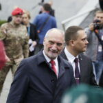 05.09.2017 Kielce. Międzynarodowy Salon Przemysłu Obronnego.  Minister obrony Antoni Macierewicz podczas apelu klas mundurowych / Jarosław Kubalski  /  Radio Kielce / Kielce. Międzynarodowy Salon Przemysłu Obronnego.