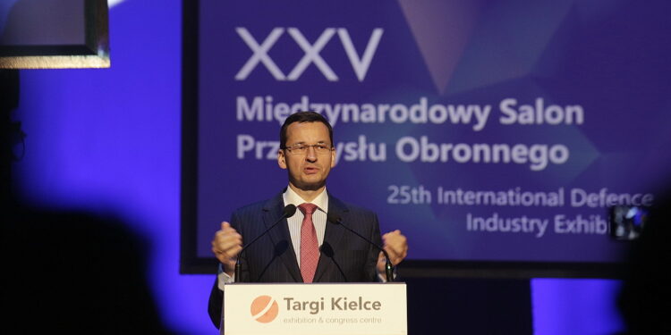 05.09.2017 Kielce. Międzynarodowy Salon Przemysłu Obronnego. Wicepremier Mateusz Morawiecki / Jarosław Kubalski  /  Radio Kielce / Kielce. Międzynarodowy Salon Przemysłu Obronnego.