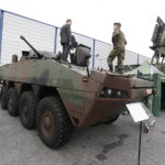 06.09.2017 Kielce. Międzynarodowy Salon Przemysłu Obronnego. Transporter opancerzony Rosomak. Wersja bojowa / Jarosław Kubalski / Radio Kielce / Radio Kielce