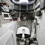 06.09.2017 Kielce. Międzynarodowy Salon Przemysłu Obronnego. MSPO. Haubica samobieżna 155 mm Krab. Miejsce pracy kierowcy / Jarosław Kubalski / Radio Kielce / Radio Kielce