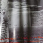 07.09.2017 Kielce. Teatr im. Stefana Żeromskiego. Przedmioty, które będą wystawione na sprzedaż podczas kiermaszu. Plakaty z autografami / Jarosław Kubalski / Radio Kielce