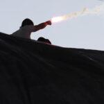 09.09.2017 Kielce. Mecz Korona Kielce - Sandecja Nowy Sacz. Kibice odpalili race / Jarosław Kubalski / Radio Kielce