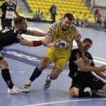 09.09.2017 Kielce. Mecz  PGNiE Superligi PGE VIve -  MMTS Kwidzyń. Michał Jurecki / Jarosław Kubalski / Radio Kielce