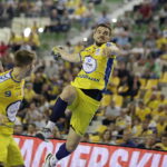 09.09.2017 Kielce. Mecz  PGNiE Superligi PGE VIve -  MMTS Kwidzyń. Michał Jurecki / Jarosław Kubalski / Radio Kielce