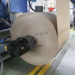 14.09.2017 Kielce. Fabryka DS Smith. Produkcja opakowań / Jarosław Kubalski / Radio Kielce