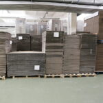 14.09.2017 Kielce. Fabryka DS Smith. Produkcja opakowań / Jarosław Kubalski / Radio Kielce