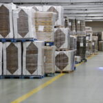 14.09.2017 Kielce. Fabryka DS Smith. Produkcja opakowań / Jarosław Kubalski / Radio Kielce