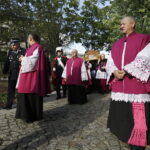 18.09.2017 Kielce. Biskup Kazimierz Ryczan nie żyje. Pierwszy dzień uroczystości pogrzebowych. Kondukt  do Bazyliki Katedralnej / Jarosław Kubalski / Radio Kielce
