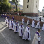 18.09.2017 Kielce. Biskup Kazimierz Ryczan nie żyje. Pierwszy dzień uroczystości pogrzebowych. Kondukt  do Bazyliki Katedralnej / Jarosław Kubalski / Radio Kielce