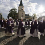 18.09.2017 Kielce. Biskup Kazimierz Ryczan nie żyje. Pierwszy dzień uroczystości pogrzebowych. Kondukt  do Bazyliki Katedralnej / Jarosław Kubalski / Radio Kielce