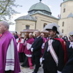 18.09.2017 Kielce. Biskup Kazimierz Ryczan nie żyje. Pierwszy dzień uroczystości pogrzebowych. Kondukt  do Bazyliki Katedralnej / Jarosław Kubalski / Radio Kielce