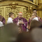 18.09.2017 Kielce. Biskup Kazimierz Ryczan nie żyje. Pierwszy dzień uroczystości pogrzebowych w Bazylice Katedralnej. Mszy przewodniczył kardynał Stanisław Dziwisz / Jarosław Kubalski / Radio Kielce