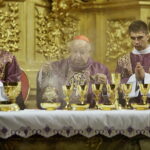 18.09.2017 Kielce. Biskup Kazimierz Ryczan nie żyje. Pierwszy dzień uroczystości pogrzebowych w Bazylice Katedralnej. Mszy przewodniczył kardynał Stanisław Dziwisz / Jarosław Kubalski / Radio Kielce