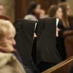 18.09.2017 Kielce. Biskup Kazimierz Ryczan nie żyje. Pierwszy dzień uroczystości pogrzebowych w Bazylice Katedralnej. Czuwanie modlitewne / Jarosław Kubalski / Radio Kielce