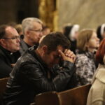 18.09.2017 Kielce. Biskup Kazimierz Ryczan nie żyje. Pierwszy dzień uroczystości pogrzebowych w Bazylice Katedralnej. Czuwanie modlitewne / Jarosław Kubalski / Radio Kielce