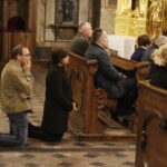 18.09.2017 Kielce. Biskup Kazimierz Ryczan nie żyje. Pierwszy dzień uroczystości pogrzebowych w Bazylice Katedralnej. Czuwanie modlitewne / Jarosław Kubalski / Radio Kielce