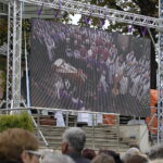 19.09.2017 Kielce. Uroczystości pogrzebowe biskupa Kazimierza Ryczana. Wierni na Placu Jana Pawła II / Jarosław Kubalski / Radio Kielce