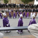 19.09.2017 Kielce. Uroczystości pogrzebowe biskupa Kazimierza Ryczana. Kondukt żałobny od kościoła Trójcy Świętej do Bazyliki Katedralnej / Jarosław Kubalski / Radio Kielce