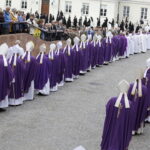 19.09.2017 Kielce. Uroczystości pogrzebowe biskupa Kazimierza Ryczana. Kondukt żałobny od kościoła Trójcy Świętej do Bazyliki Katedralnej / Jarosław Kubalski / Radio Kielce