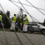 23.09.2017 Kielce. Pielgrzymka rowerowa na  Święty Krzyż wyrusza z Placu Jana Pawła II / Jarosław Kubalski / Radio Kielce