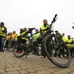 23.09.2017 Kielce. Pielgrzymka rowerowa na  Święty Krzyż wyrusza z Placu Jana Pawła II / Jarosław Kubalski / Radio Kielce