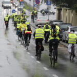 23.09.2017 Kielce. Pielgrzymka rowerowa na  Święty Krzyż wyrusza z Placu Jana Pawła II / Jarosław Kubalski / Radio Kielce