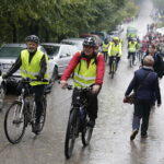 23.09.2017 Święty Krzyż. XVIII Świętokrzyski Rajd Pielgrzymkowy dotarł pod klasztor, gdzie na błoniach odprawiona została msza święta / Jarosław Kubalski / Radio Kielce