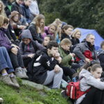 23.09.2017 Święty Krzyż. XVIII Świętokrzyski Rajd Pielgrzymkowy dotarł pod klasztor, gdzie na błoniach odprawiona została msza święta / Jarosław Kubalski / Radio Kielce