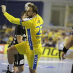 Kielce. Mecz 2. kolejki Ligi Mistrzów PGE Vive - THW Kiel. Uros Zorman / Jarosław Kubalski / Radio Kielce
