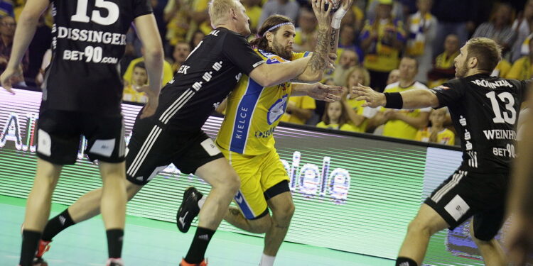 Kielce. Mecz 2. kolejki Ligi Mistrzów PGE Vive - THW Kiel / Jarosław Kubalski / Radio Kielce