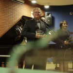 29.09.2017 Kielce. Nagrody Wojewody Świętokrzyskiego "Czyste Serca". Nagroda dla Światowych Dni Młodzieży w Diecezji Kieleckiej i województwie świętokrzyskim. Serce odebrał koordynator Dni Ksiądz Sławomir Sarek / Jarosław Kubalski / Radio Kielce