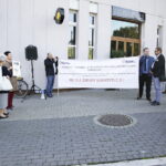 29.09.2017 Kielce. Galeria Winda. Otwarte spotkanie w ramach kampanii społeczno - informacyjnej przed referendum dotyczącym zmian w konstytucji. Protest przeciwko zmianom w konstytucji / Jarosław Kubalski / Radio Kielce