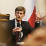 29.09.2017 Kielce. Galeria Winda. Otwarte spotkanie w ramach kampanii społeczno - informacyjnej przed referendum dotyczącym zmian w konstytucji. Prof. Dariusz Dudek / Jarosław Kubalski / Radio Kielce