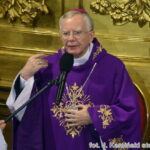 19.09.2017 Kielce. Uroczystości pogrzebowe biskupa Kazimierza Ryczana. Abp Marek Jędraszewski / Janusz Kamiński / studiokamyk.com.pl