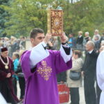 Kielce. Pogrzeb bp. Kazimierza Ryczana. Kondukt żałobny / Marzena Mąkosa / Radio Kielce