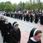 Kielce. Pogrzeb bp. Kazimierza Ryczana. Kondukt żałobny / Marzena Mąkosa / Radio Kielce