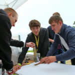 02.09.2017 Podzamcze Chęcińskie. Astro Piknik. / Marzena Mąkosa - Radio Kielce / Tworzenie lunet z prostych materiałów