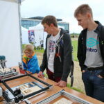 02.09.2017 Podzamcze Chęcińskie. Astro Piknik. / Marzena Mąkosa - Radio Kielce / Laserowe wycinanie wzorów