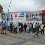 02.09.2017 Kielce. Pomidorowa bitwa na kieleckim Rynku / Marzena Mąkosa - Radio Kielce / Pomidorowa bitwa na kieleckim Rynku