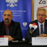 05.09.2017 Kielce. Konferencja prasowa dotycząca wsparcia dla niepełnosprawnych. Mirosław Przewoźnik i Krzysztof Michałkiewicz / Marzena Mąkosa - Radio Kielce / Konferencja prasowa dotycząca wsparcia dla niepełnosprawnych. Na zdjęciu : Mirosław Przewoźnik - Dyrektor Biura Pełnomocnika Rządu ds. Osób Niepełnosprawnych w MRPiPS, Krzysztof Michałkiewicz - Sekretarz Stanu w Ministerstwie Rodziny, Pracy I Polityki Społecznej