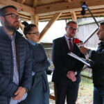 Interwencja Radia Kielce. Jakub Czaplarski - Kierownik Parku Etnograficznego w Tokarni, Beata Ryń - Rzecznik Muzeum Wsi Kieleckiej , Mariusz Masny - Dyrektor Muzeum Wsi Kieleckiej oraz Robert Szumielewicz - Radio Kielce / Marzena Mąkosa - Radio Kielce / Radio Kielce