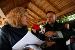 Interwencja Radia Kielce. Robert Szumielewicz - Radio Kielce oraz uczestnicy interwencji / Marzena Mąkosa - Radio Kielce / Radio Kielce